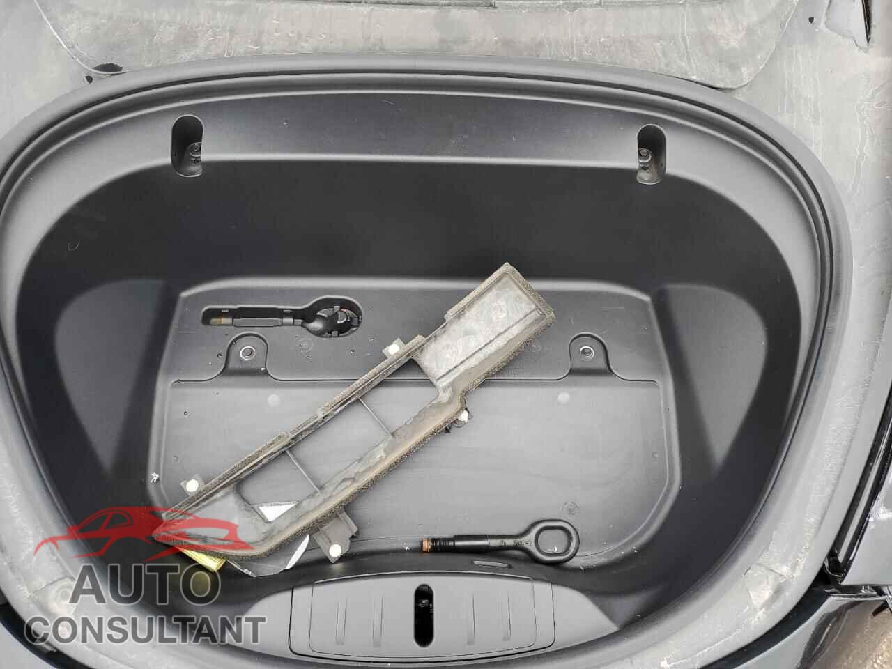 TESLA MODEL 3 2020 - 5YJ3E1EB7LF670410
