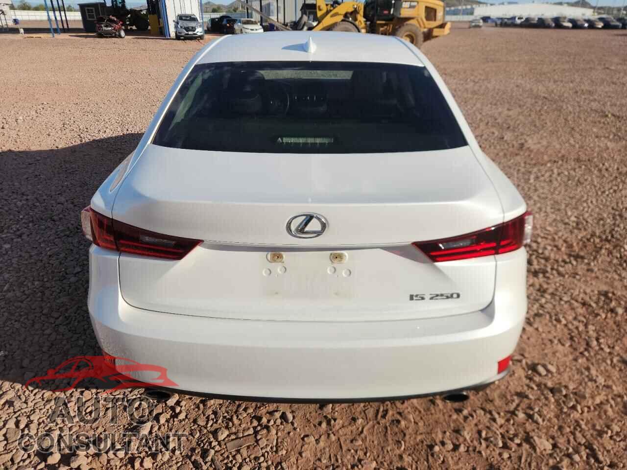 LEXUS IS 2014 - JTHBF1D26E5011201