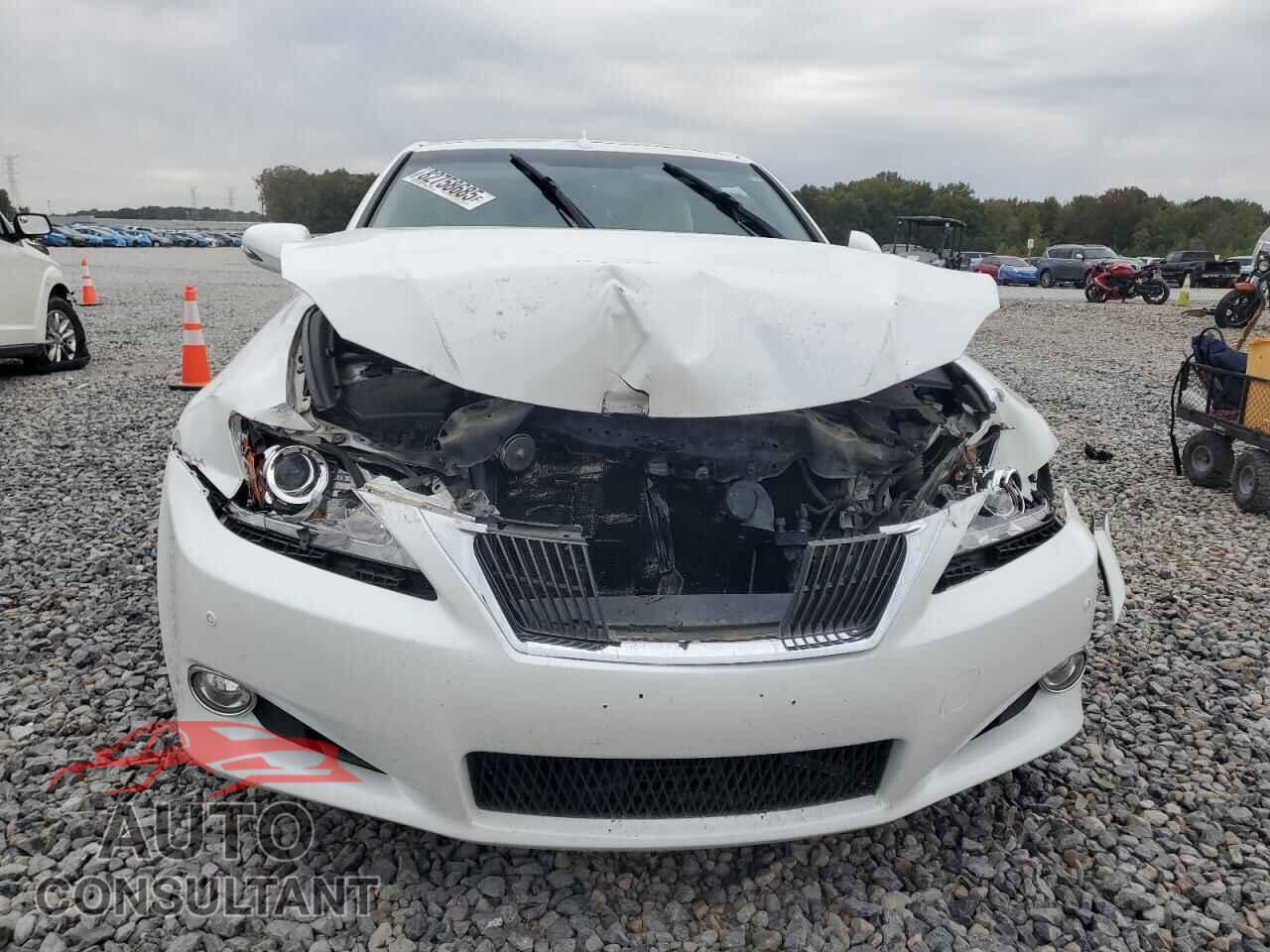 LEXUS IS 2011 - JTHFF2C20B2518472