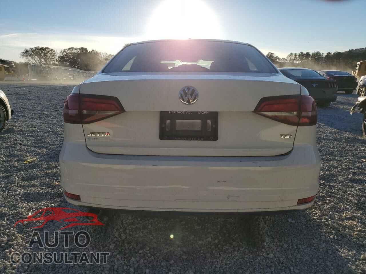 VOLKSWAGEN JETTA 2017 - 3VW2B7AJXHM261371