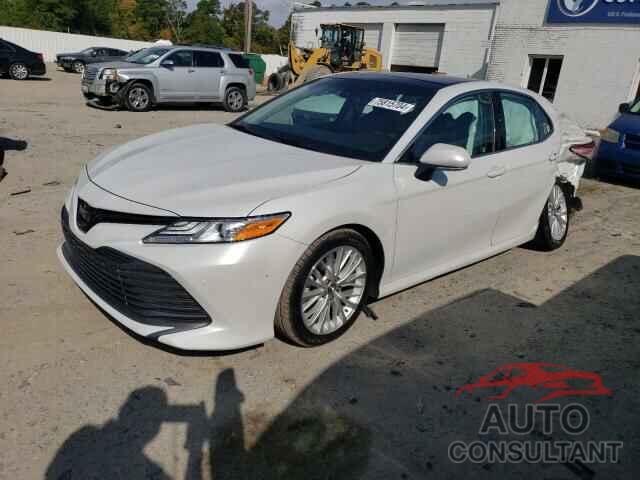 TOYOTA CAMRY 2018 - 4T1B11HK0JU113065