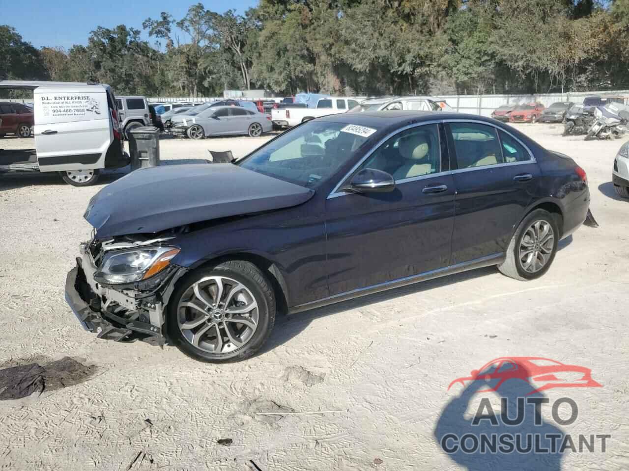 MERCEDES-BENZ C-CLASS 2018 - 55SWF4KB8JU239859