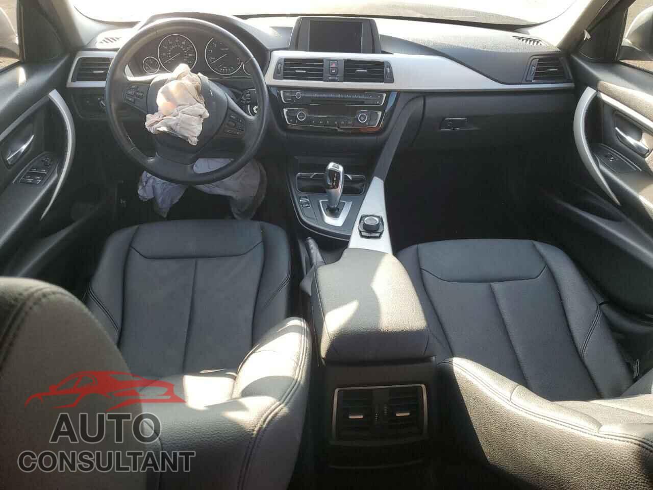 BMW 3 SERIES 2018 - WBA8A9C5XJAC99956