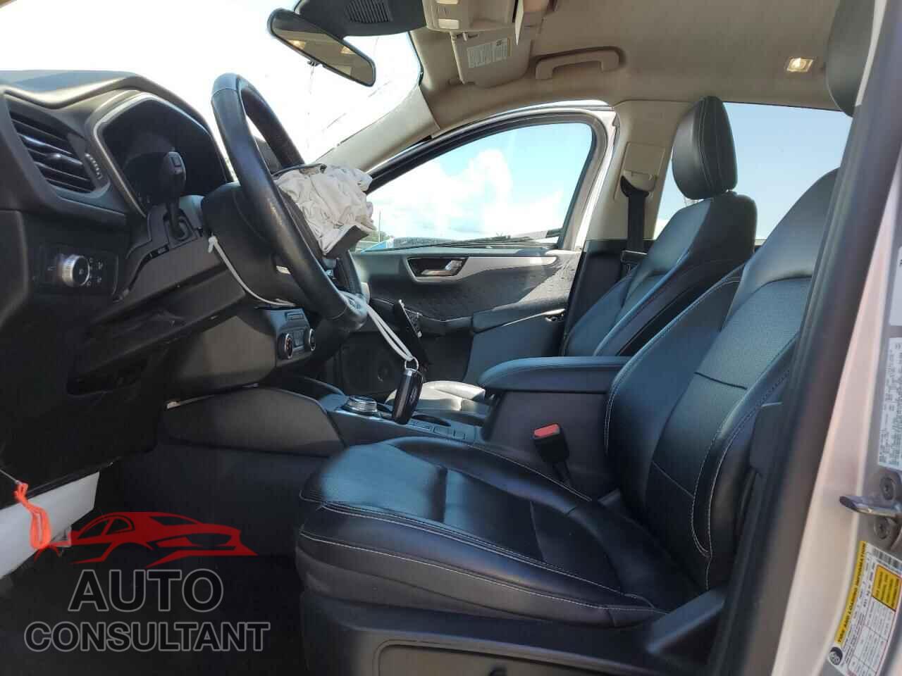 FORD ESCAPE 2020 - 1FMCU0H63LUA14820