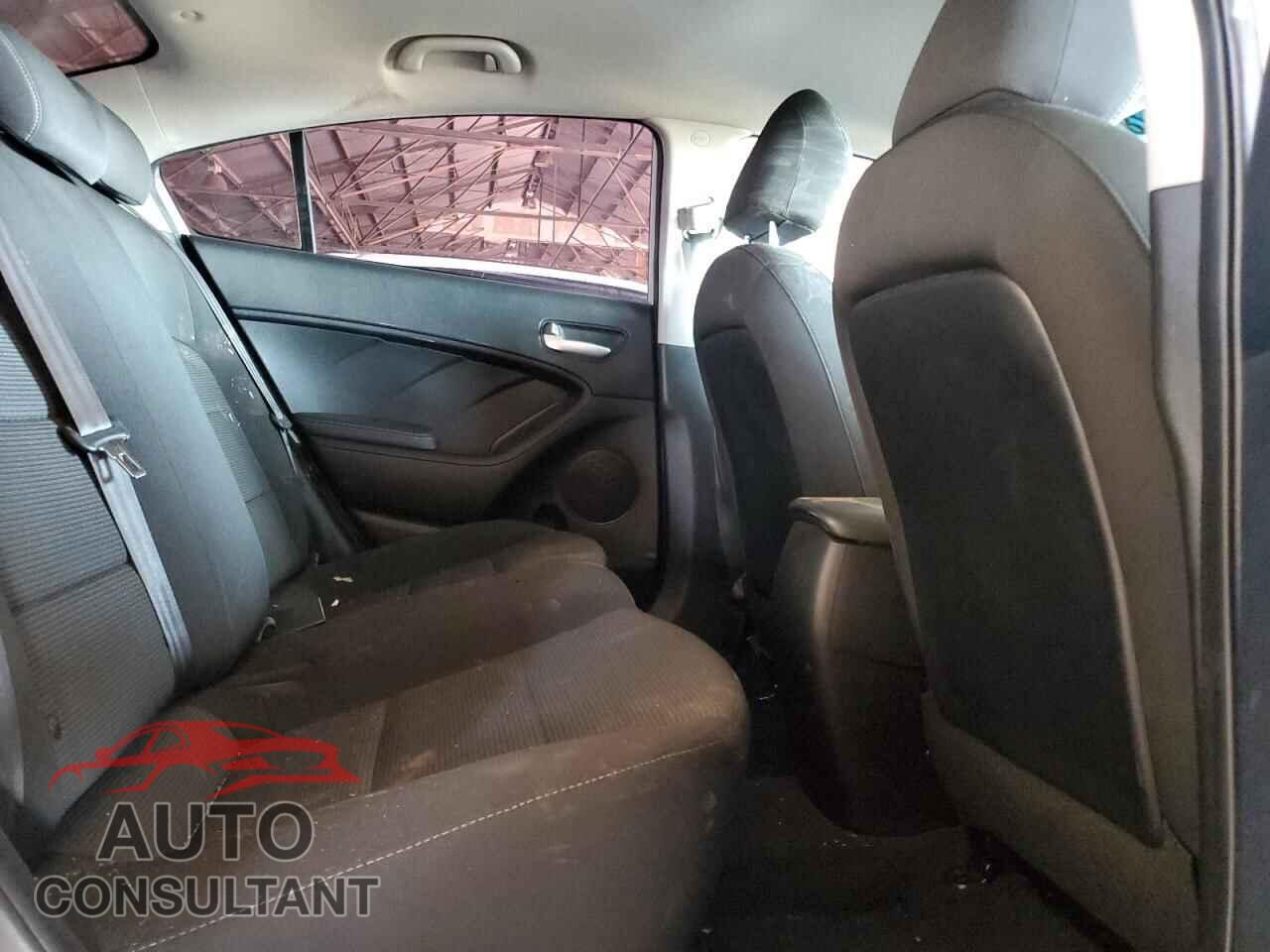 KIA FORTE 2018 - 3KPFK4A70JE272452