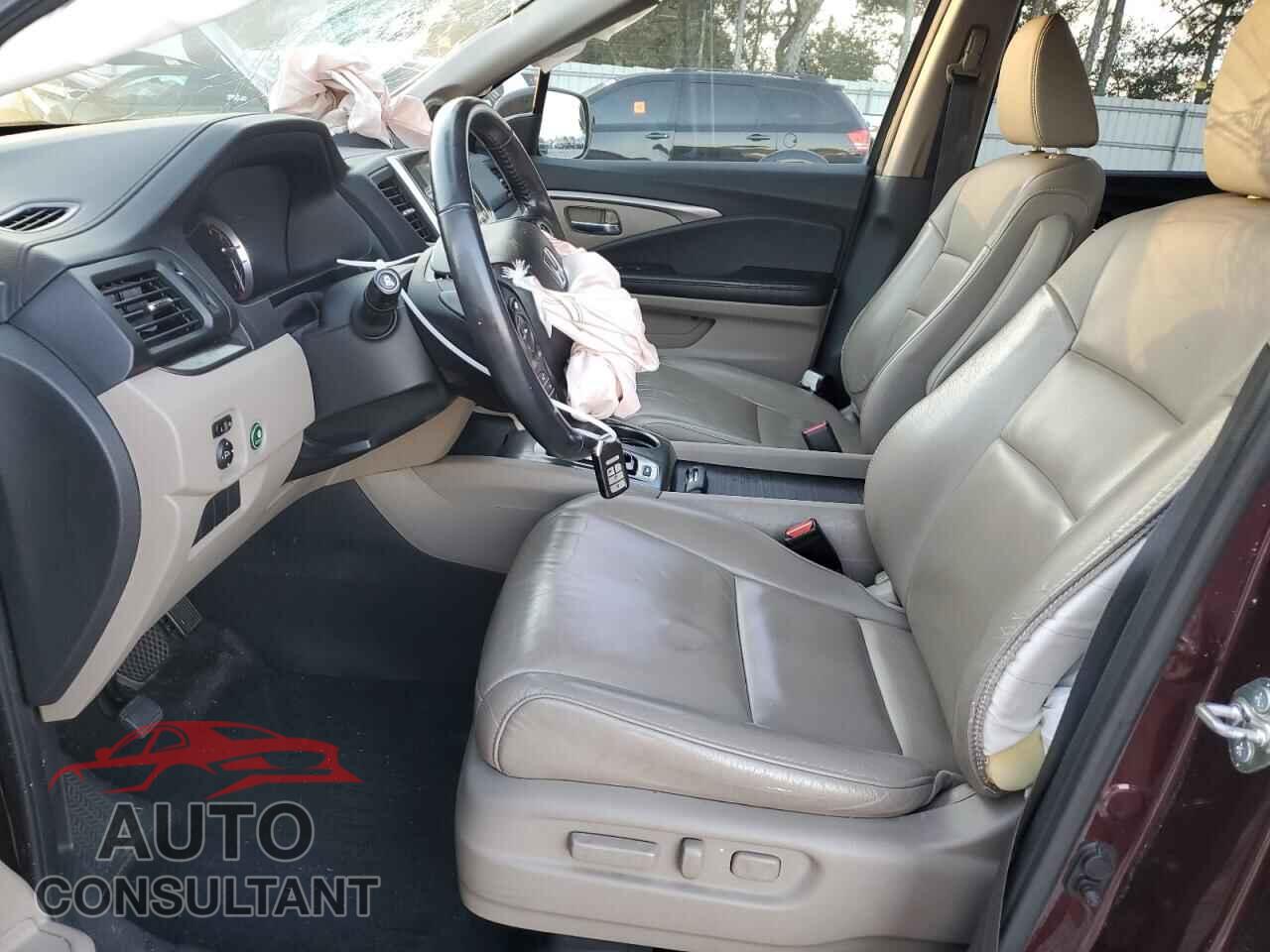 HONDA PILOT 2017 - 5FNYF5H50HB007431