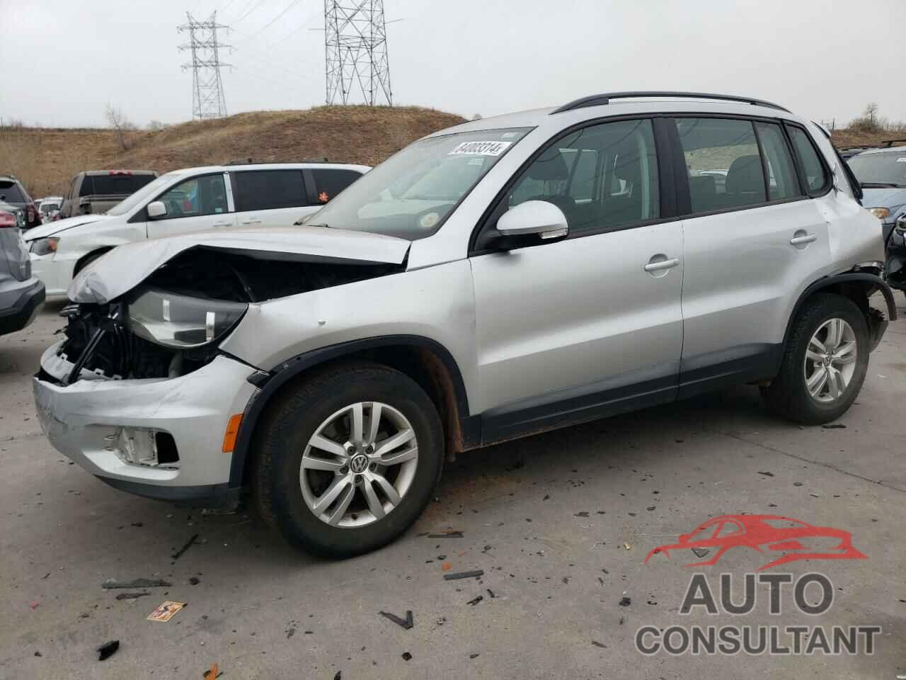 VOLKSWAGEN TIGUAN 2015 - WVGBV7AX4FW508441