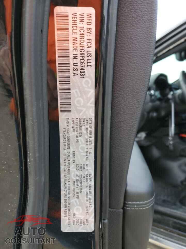 DODGE DURANGO 2023 - 1C4RDJFG9PC674081