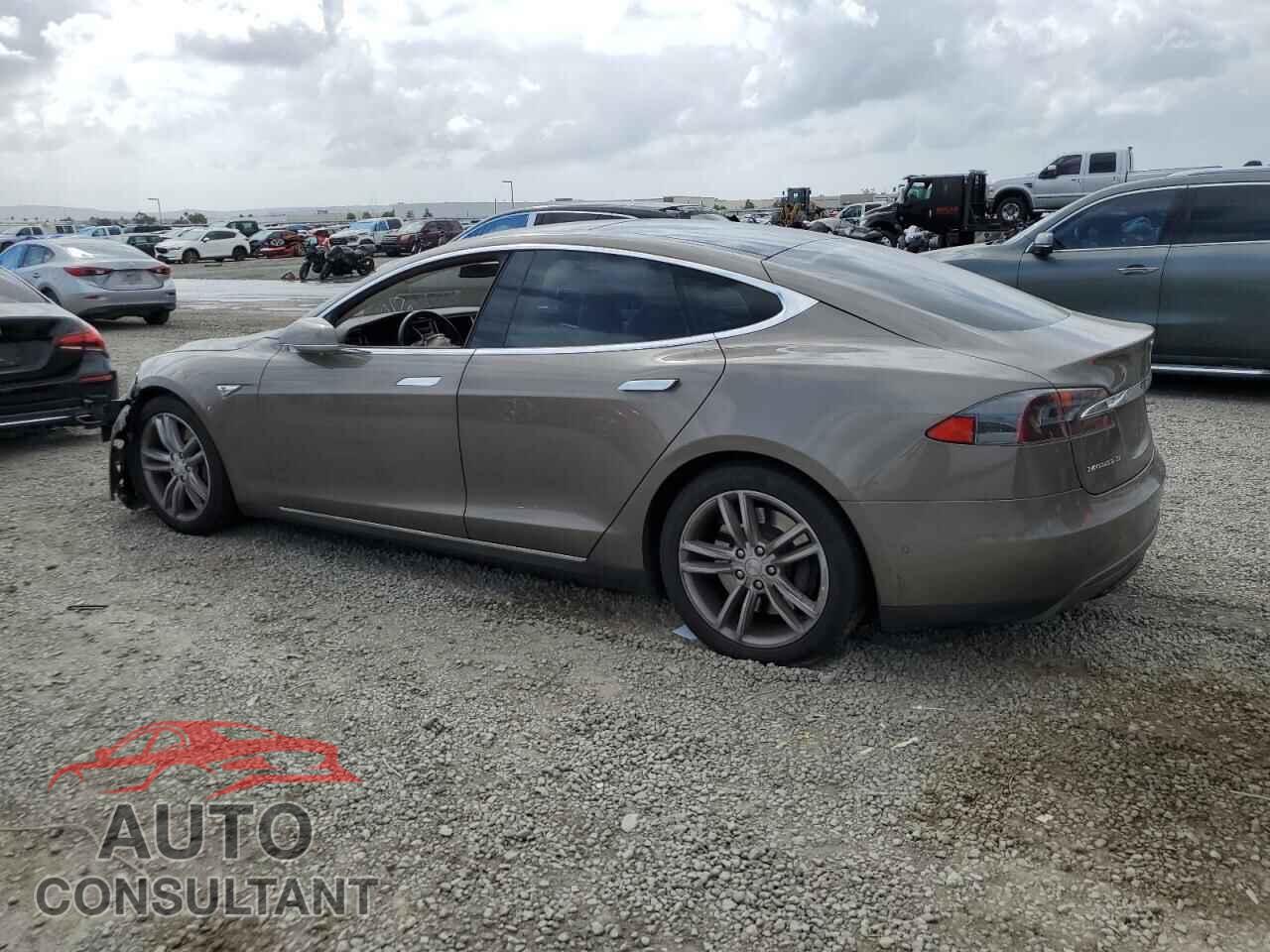 TESLA MODEL S 2015 - 5YJSA1S27FF083639
