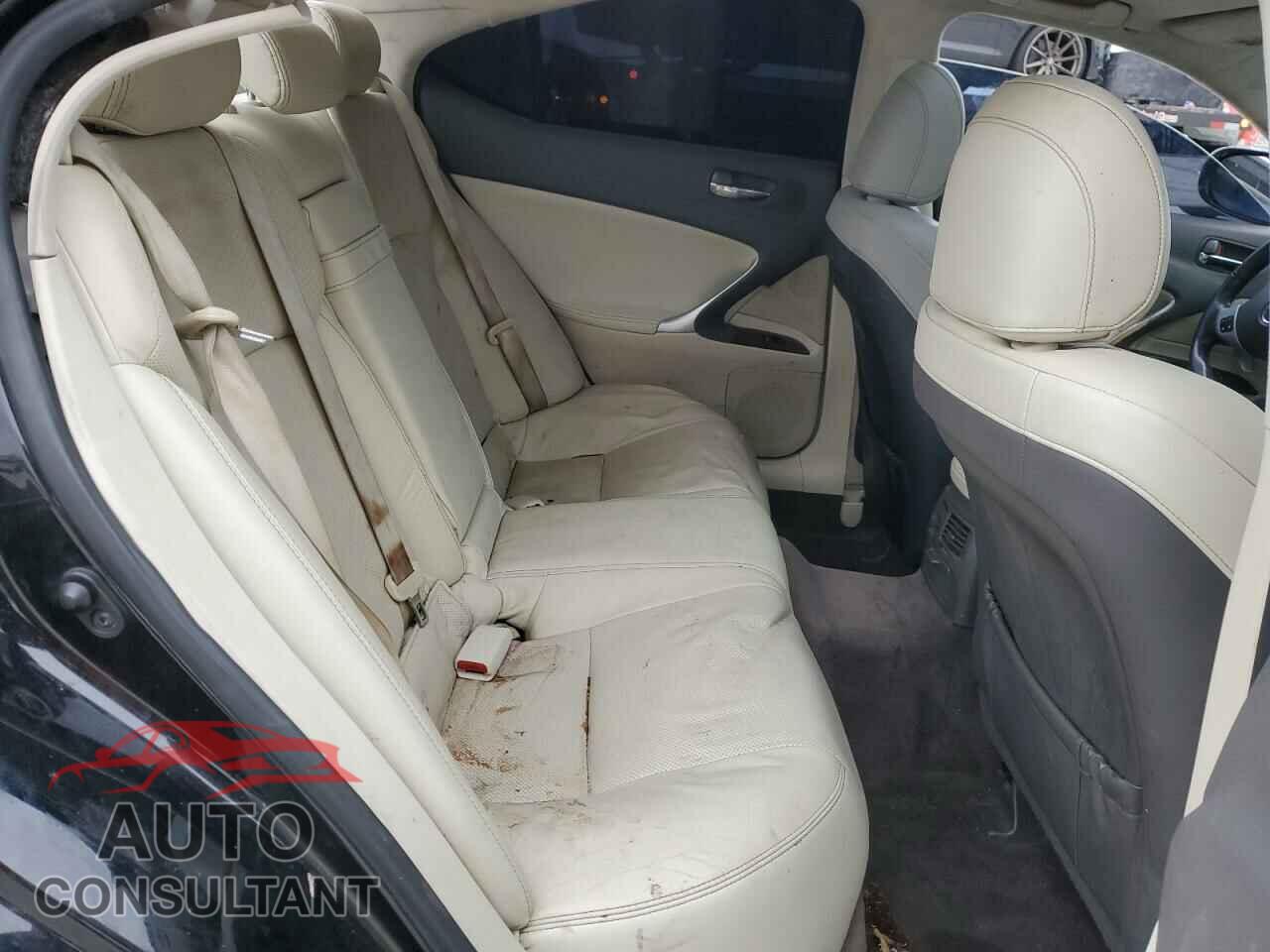 LEXUS IS 2011 - JTHBF5C28B5155532