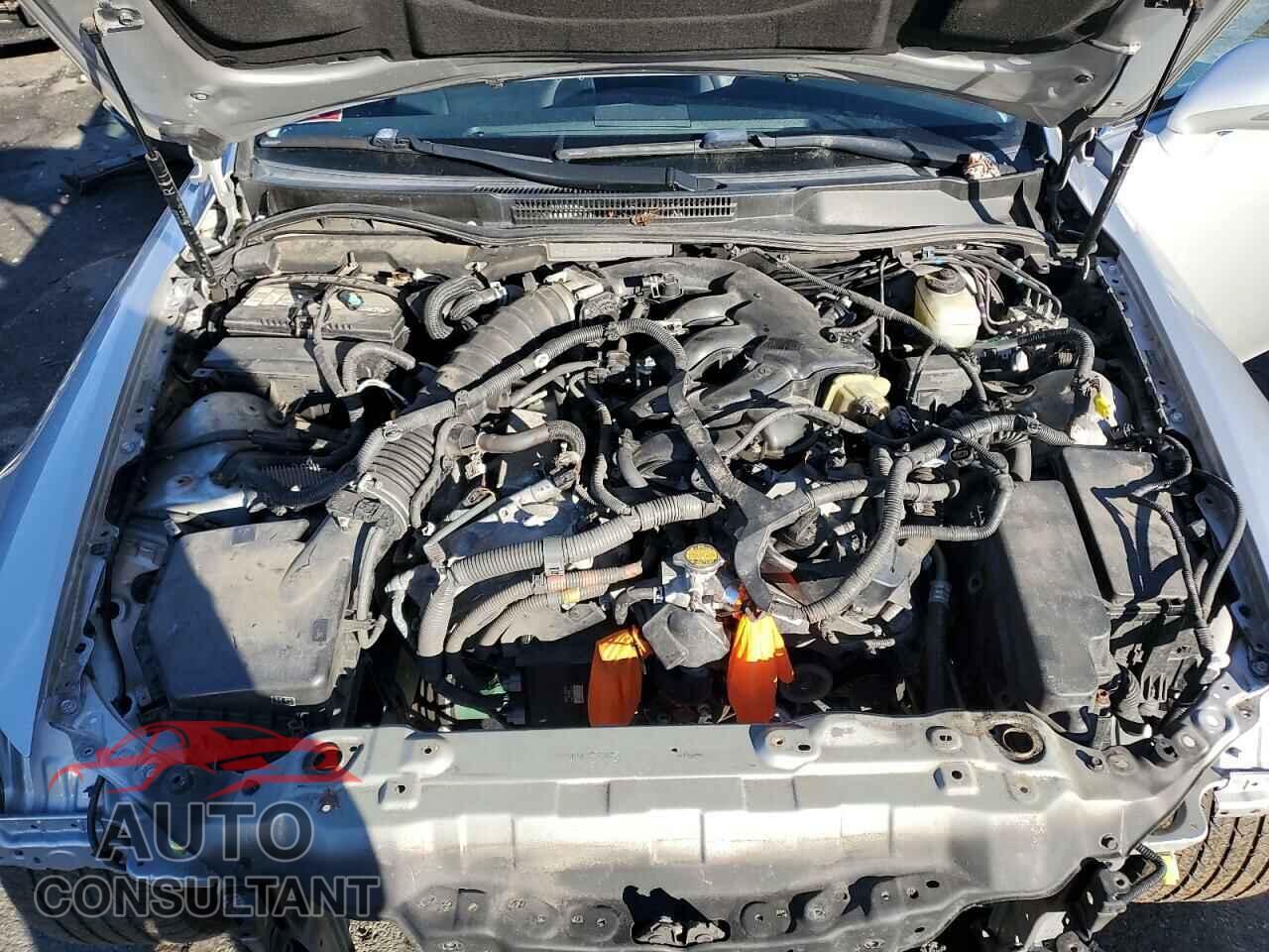 LEXUS IS 2011 - JTHCF5C25B2035418