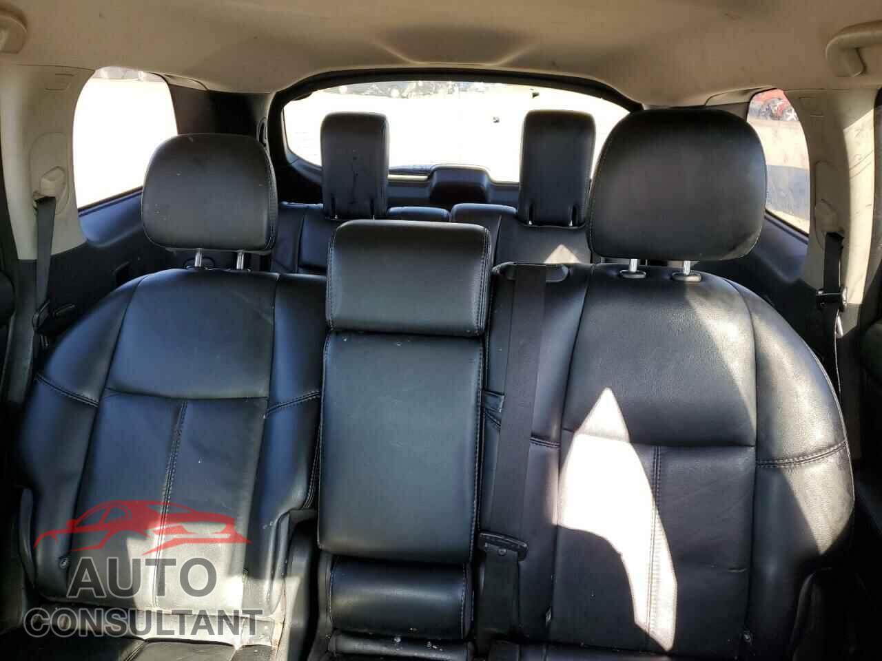 NISSAN PATHFINDER 2017 - 5N1DR2MM7HC676015