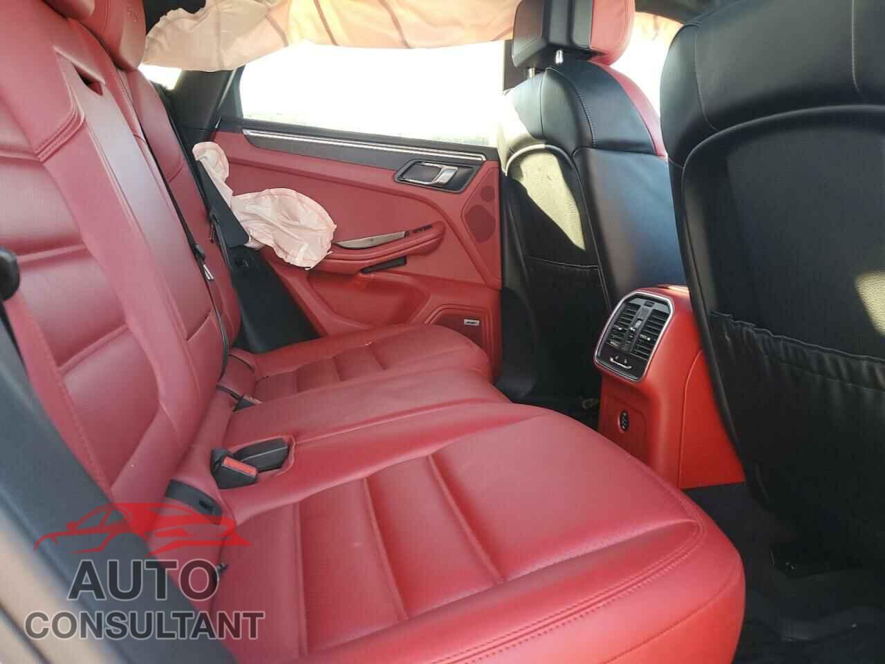 PORSCHE MACAN 2018 - WP1AG2A59JLB62455