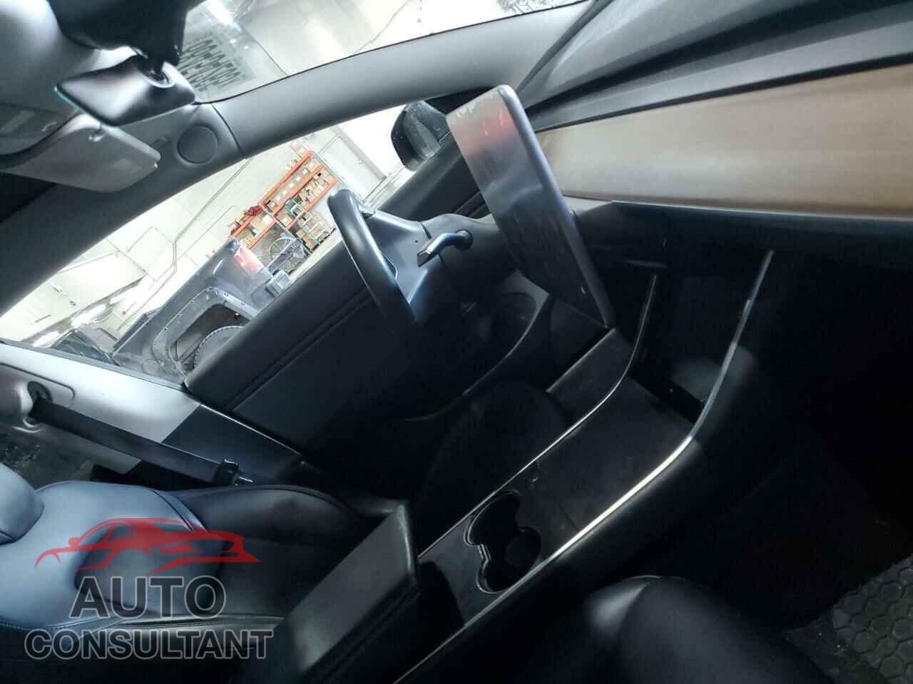 TESLA MODEL 3 2019 - 5YJ3E1EB3KF365551