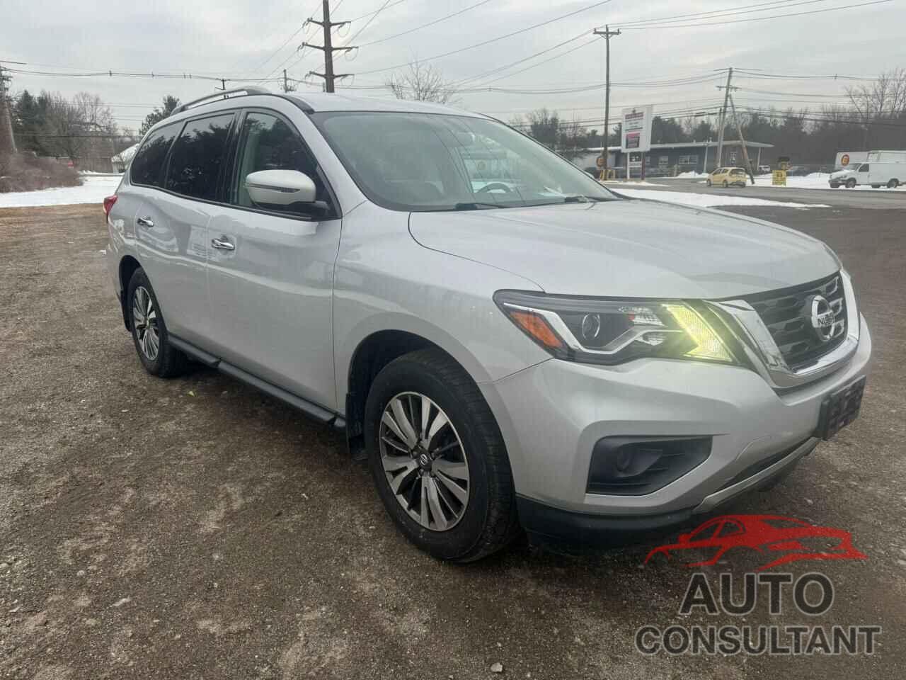 NISSAN PATHFINDER 2018 - 5N1DR2MM6JC608990