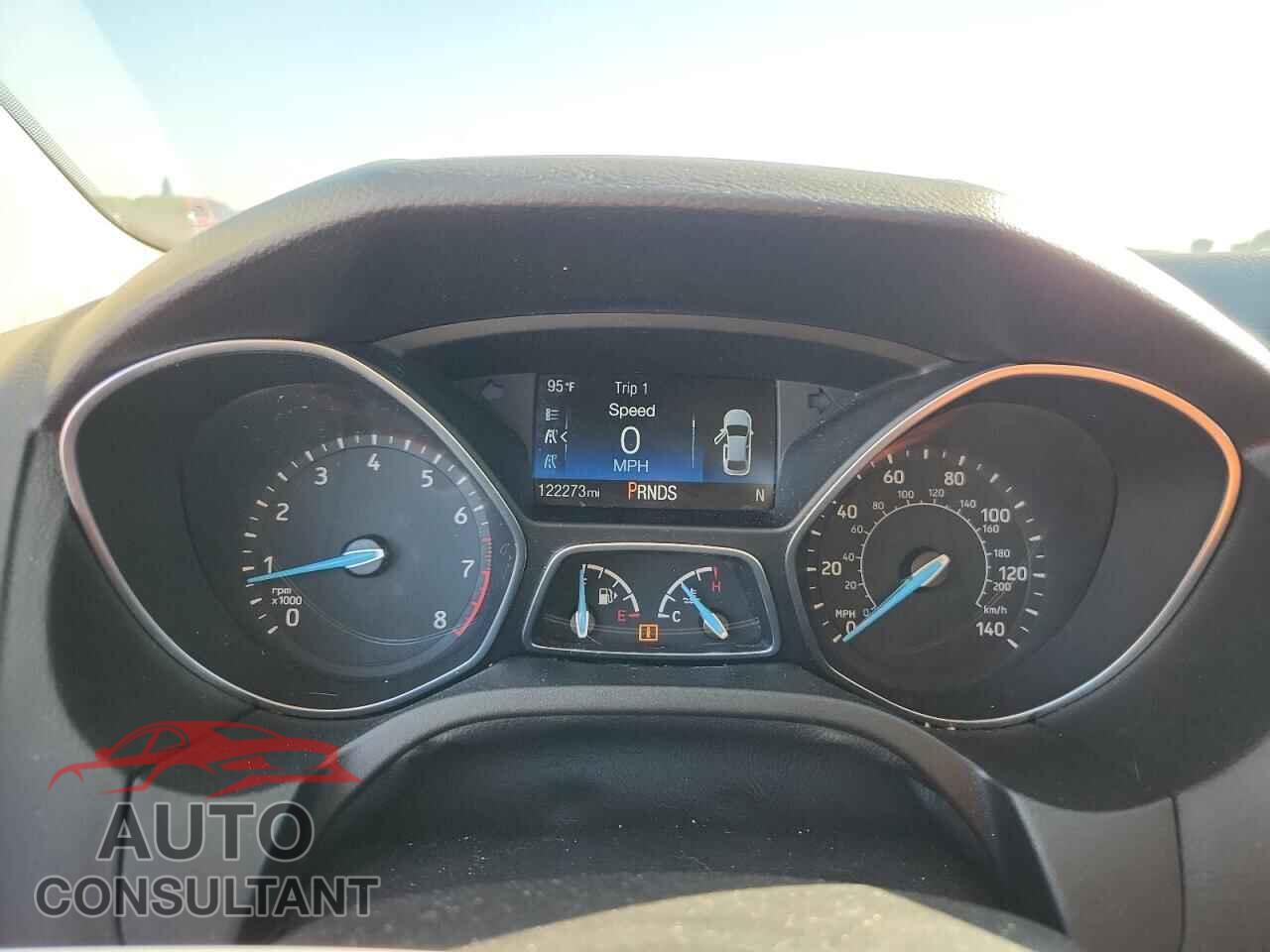 FORD FOCUS 2017 - 1FADP3FE3HL299565