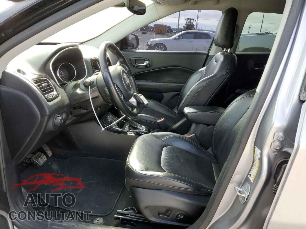 JEEP COMPASS 2018 - 3C4NJDCB5JT329806
