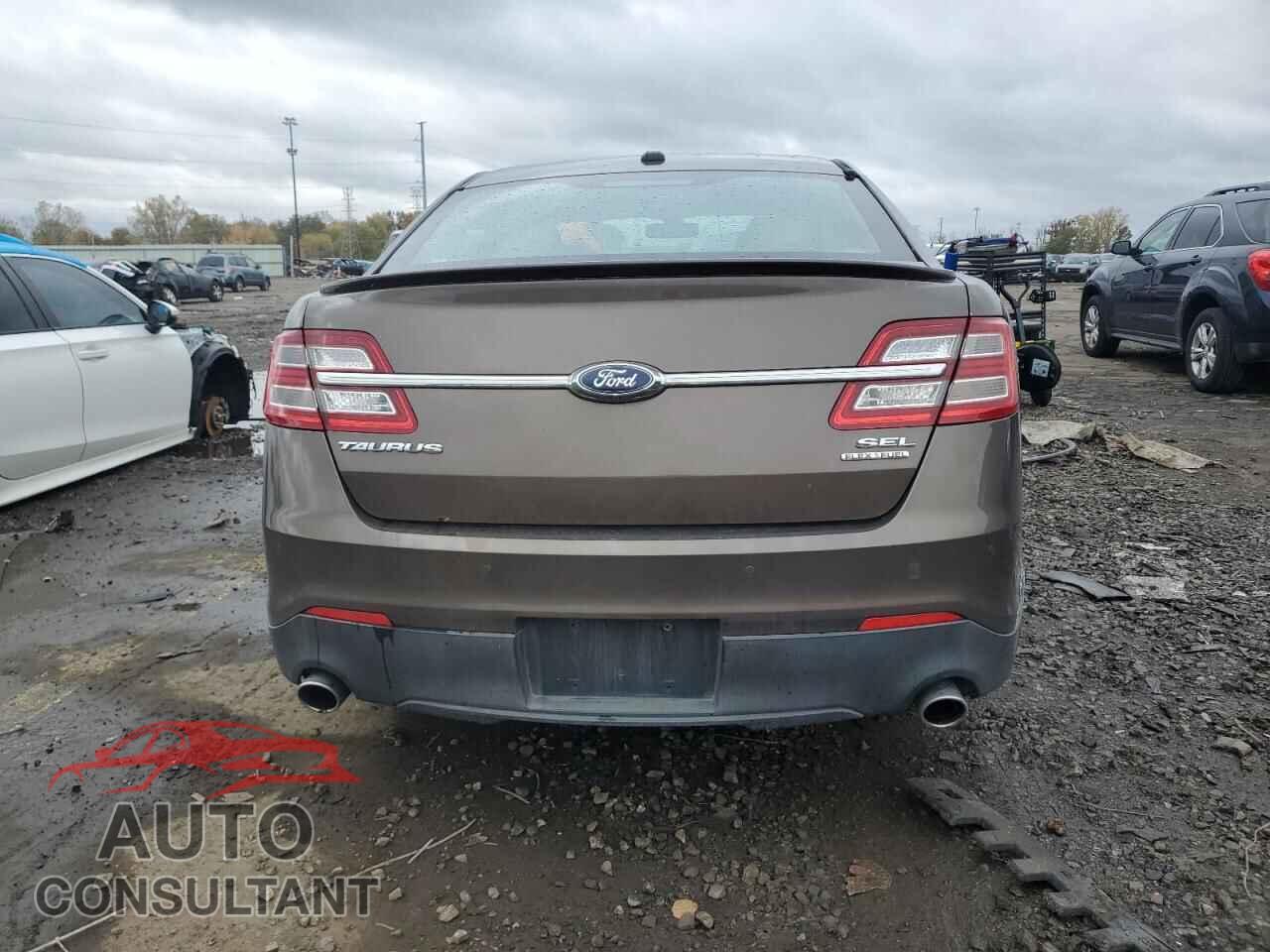 FORD TAURUS 2015 - 1FAHP2E81FG105600
