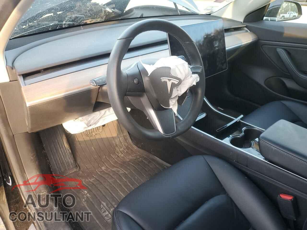 TESLA MODEL 3 2019 - 5YJ3E1EB3KF385587