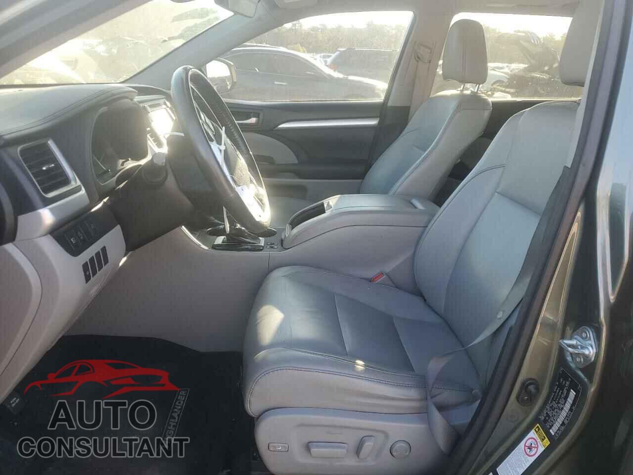 TOYOTA HIGHLANDER 2017 - 5TDKZRFH4HS193469