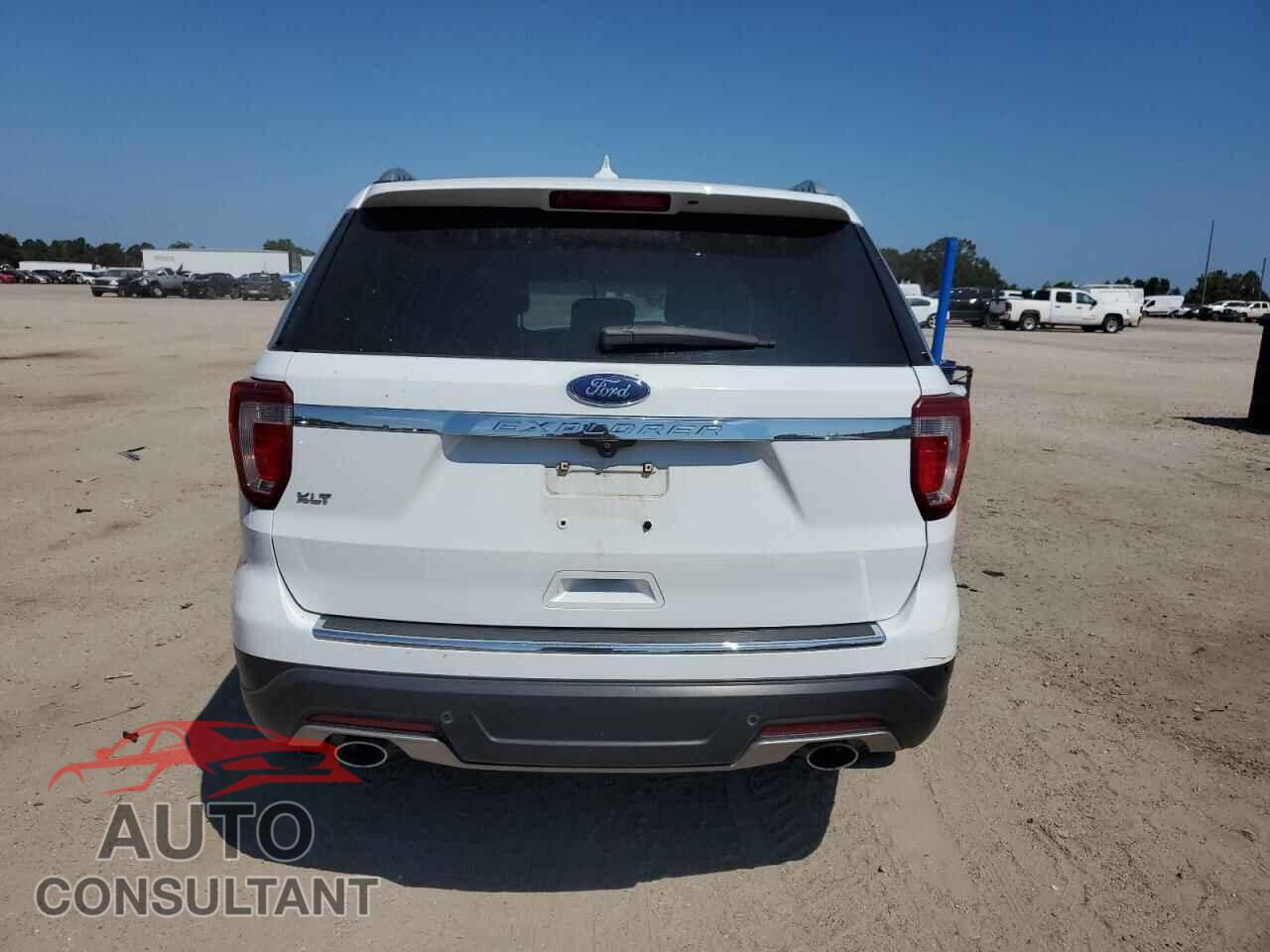 FORD EXPLORER 2018 - 1FM5K7D8XJGB42501