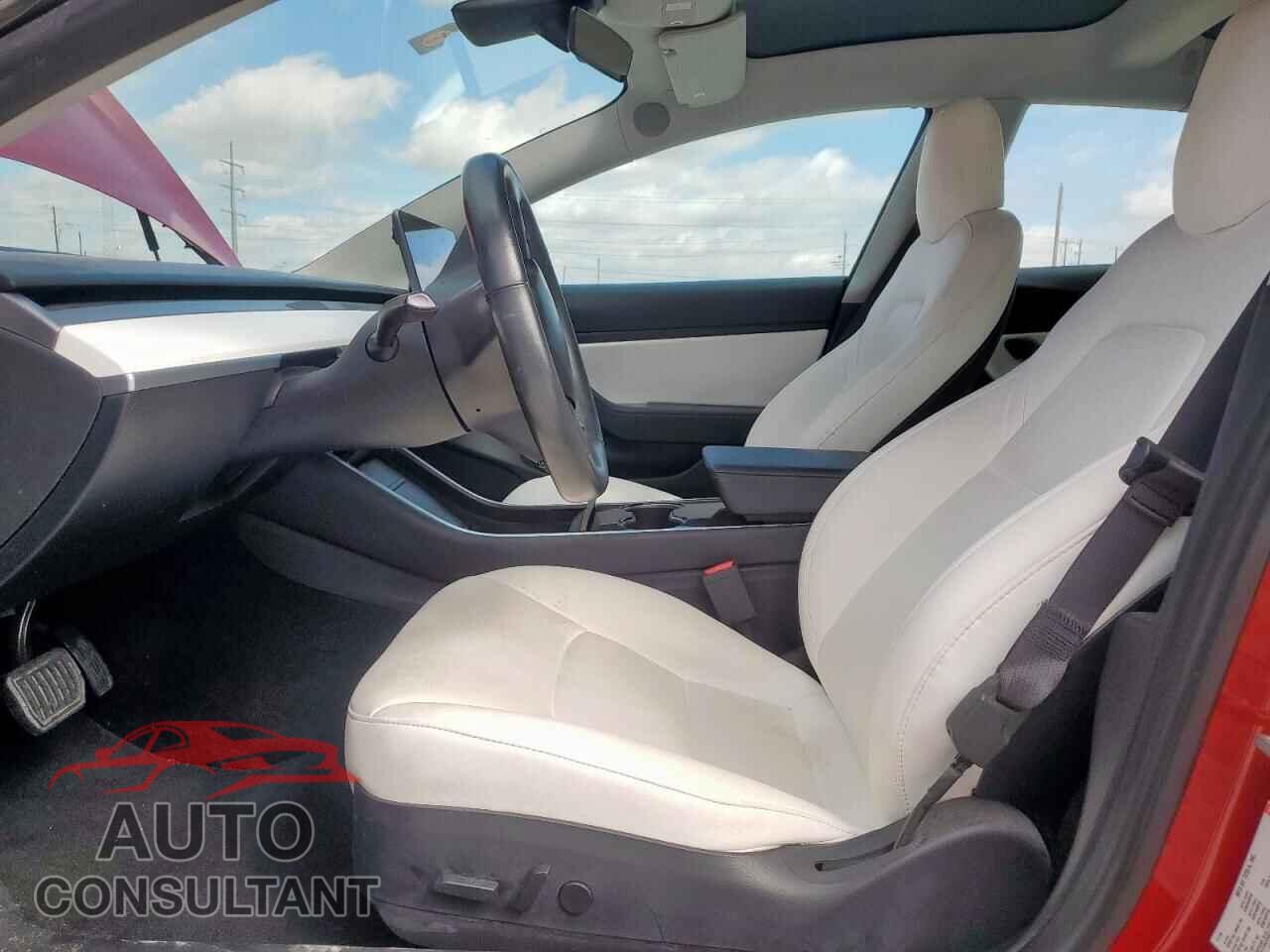 TESLA MODEL 3 2018 - 5YJ3E1EB0JF085925