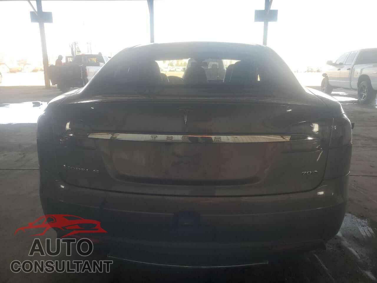 TESLA MODEL S 2015 - 5YJSA1E21FF114167