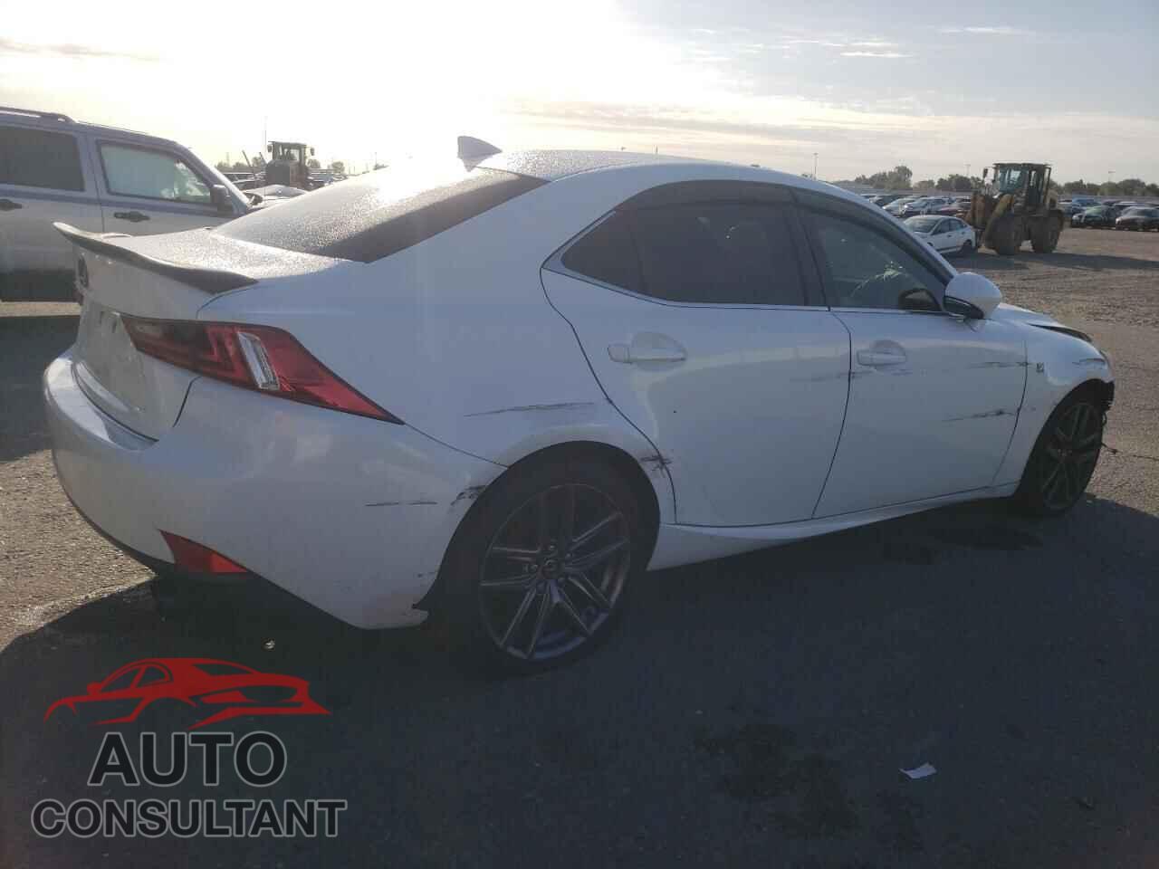 LEXUS IS 2014 - JTHBE1D20E5008880