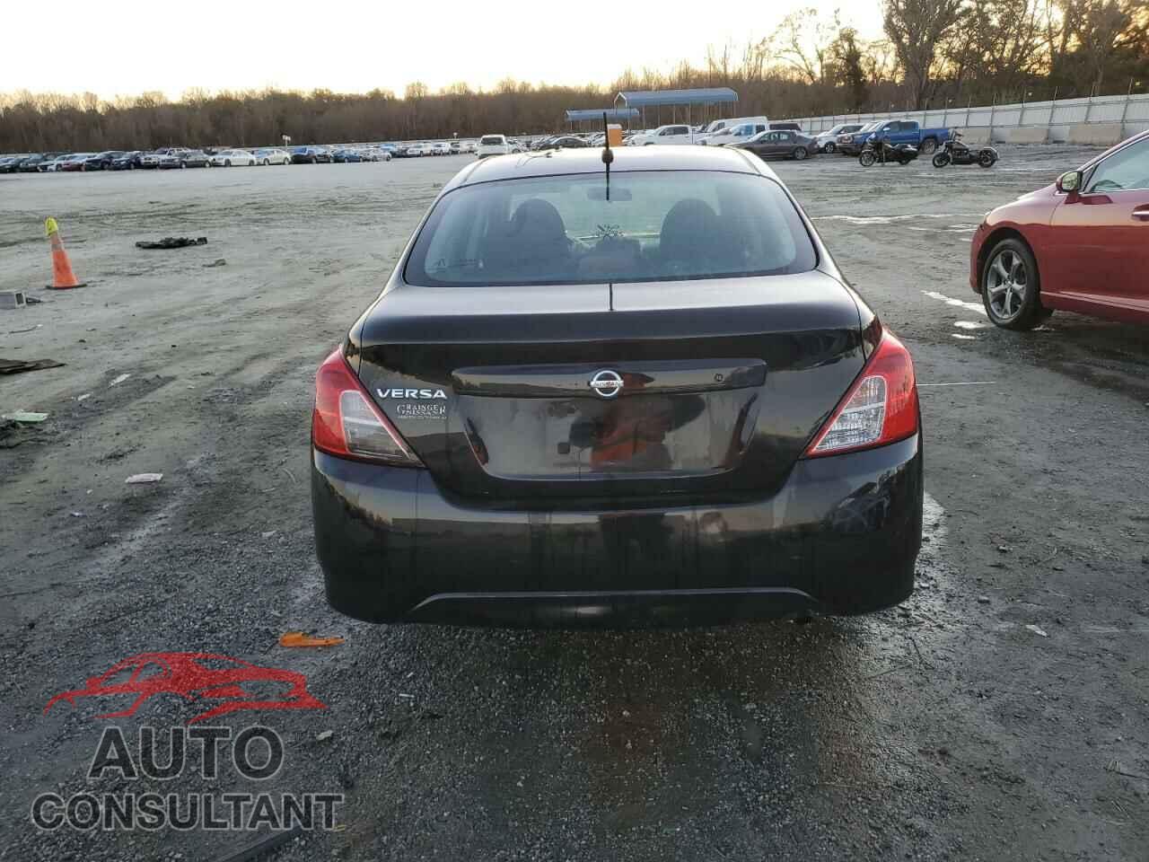 NISSAN VERSA 2017 - 3N1CN7AP3HL867493
