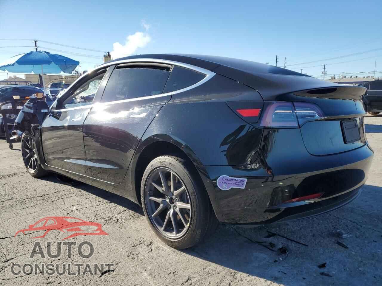 TESLA MODEL 3 2019 - 5YJ3E1EA5KF305553