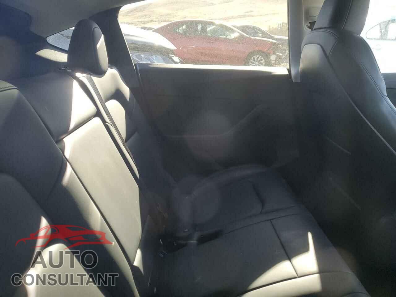 TESLA MODEL Y 2023 - 7SAYGDEE0PF782017