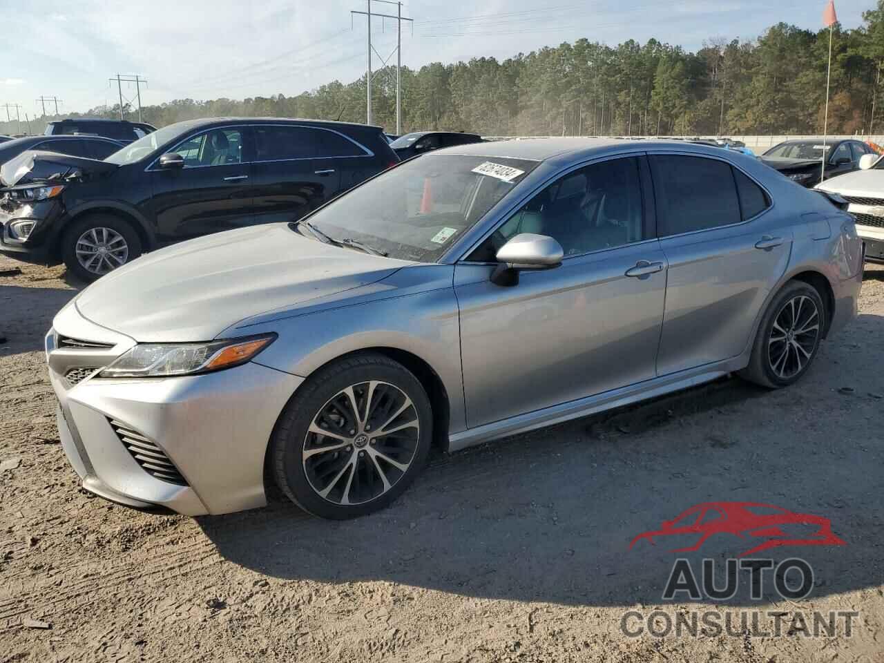 TOYOTA CAMRY 2018 - 4T1B11HK0JU660790