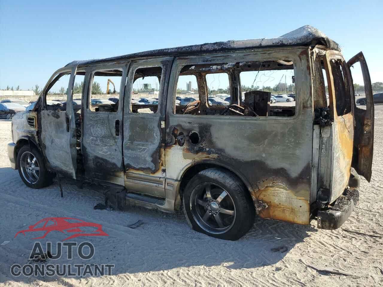 CHEVROLET EXPRESS 2012 - 1GBSGDC43C1101837
