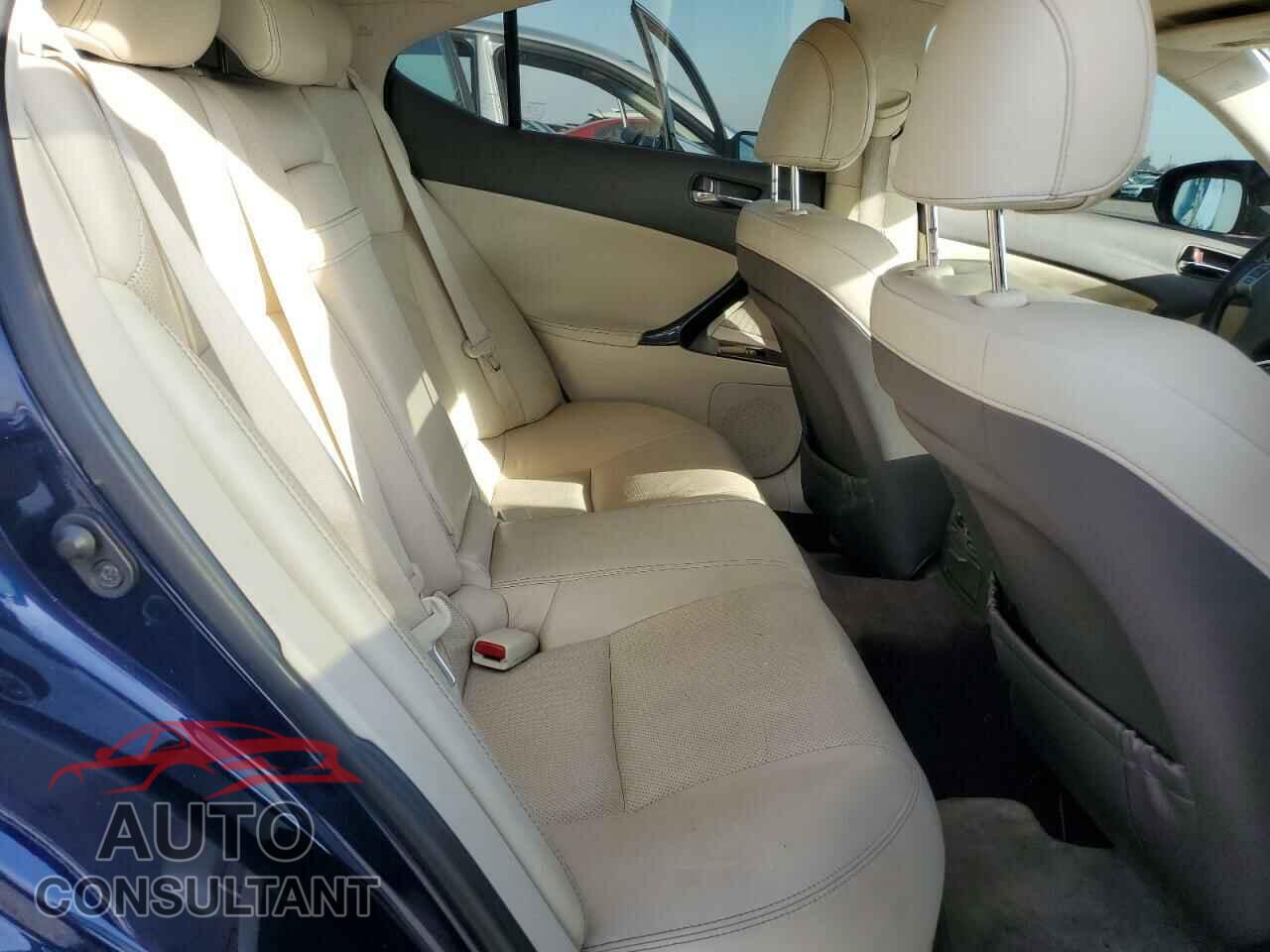 LEXUS IS 2011 - JTHBE5C24B5025704