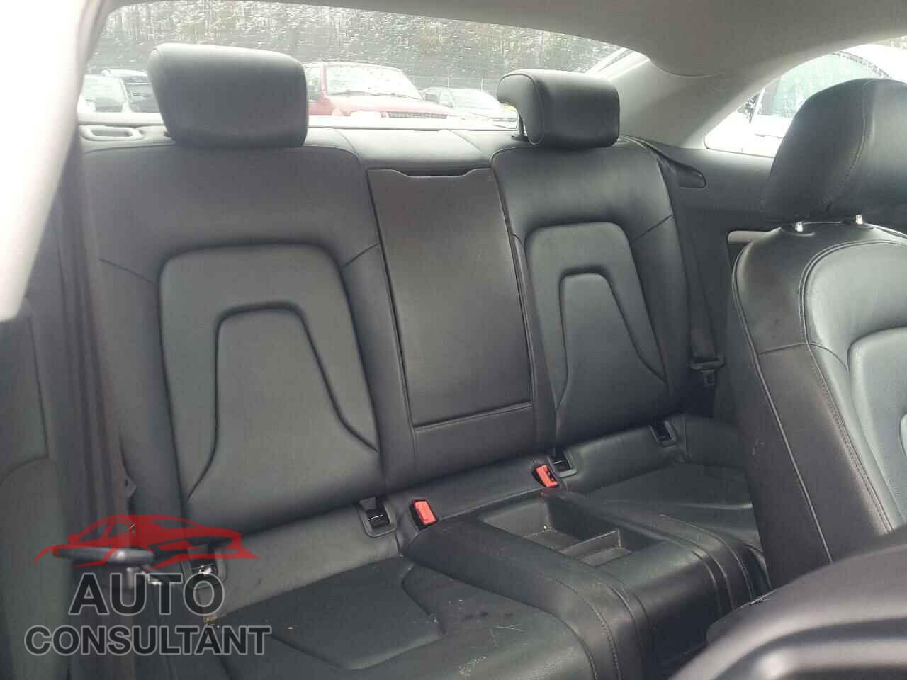 AUDI A5 2011 - WAUCFAFR0BA048471