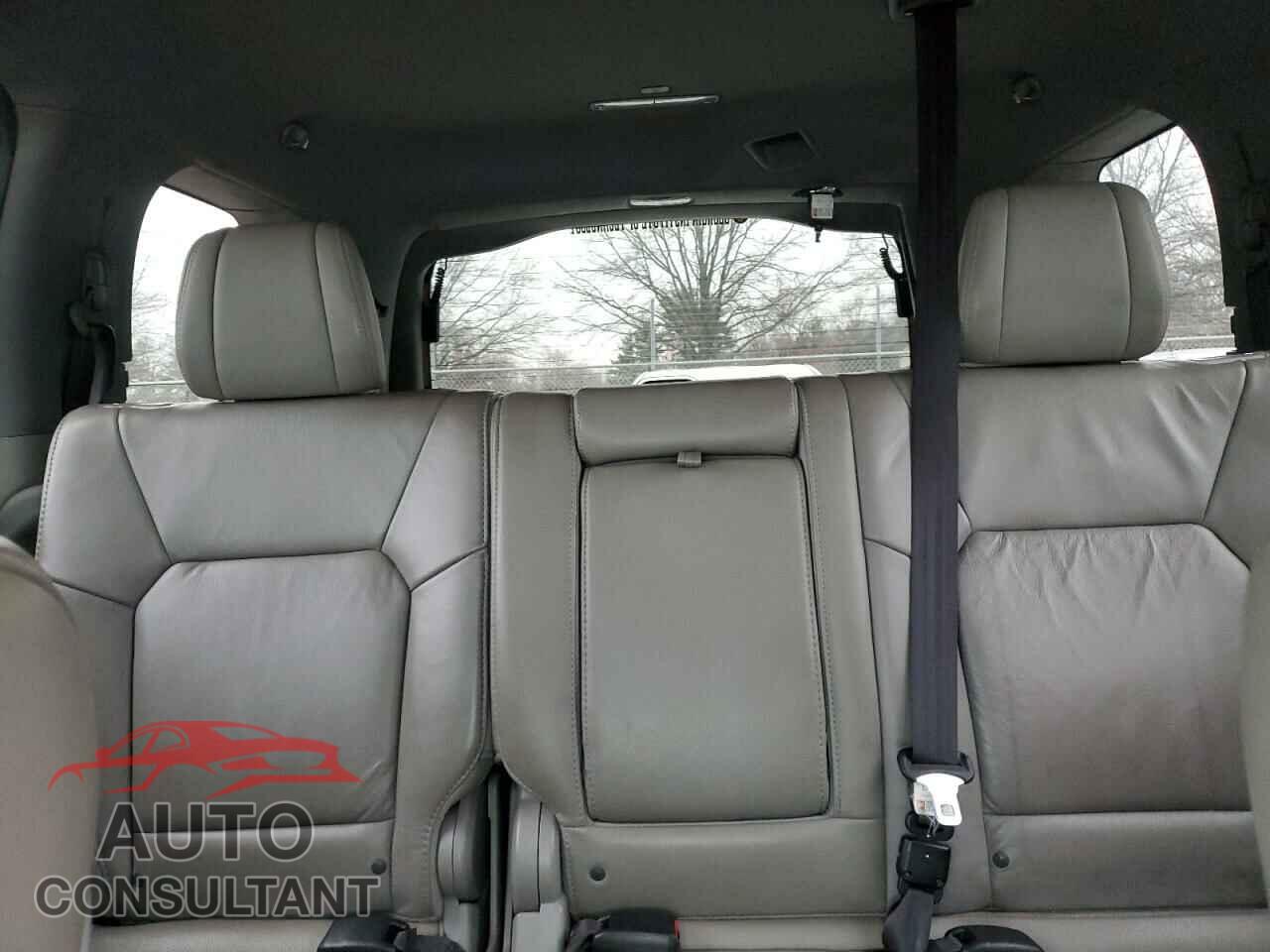HONDA PILOT 2015 - 5FNYF4H58FB040751