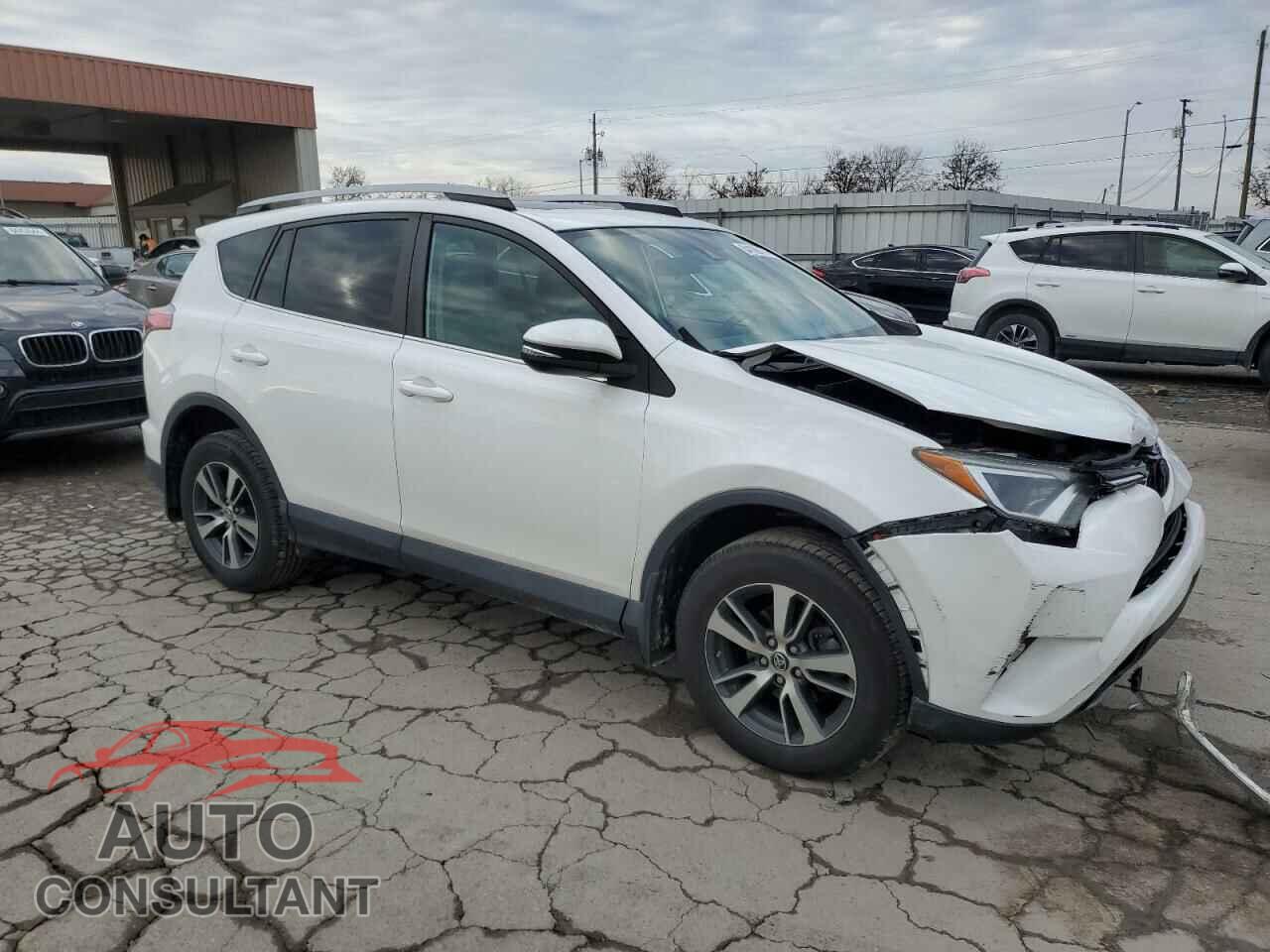 TOYOTA RAV4 2018 - 2T3RFREV1JW858024