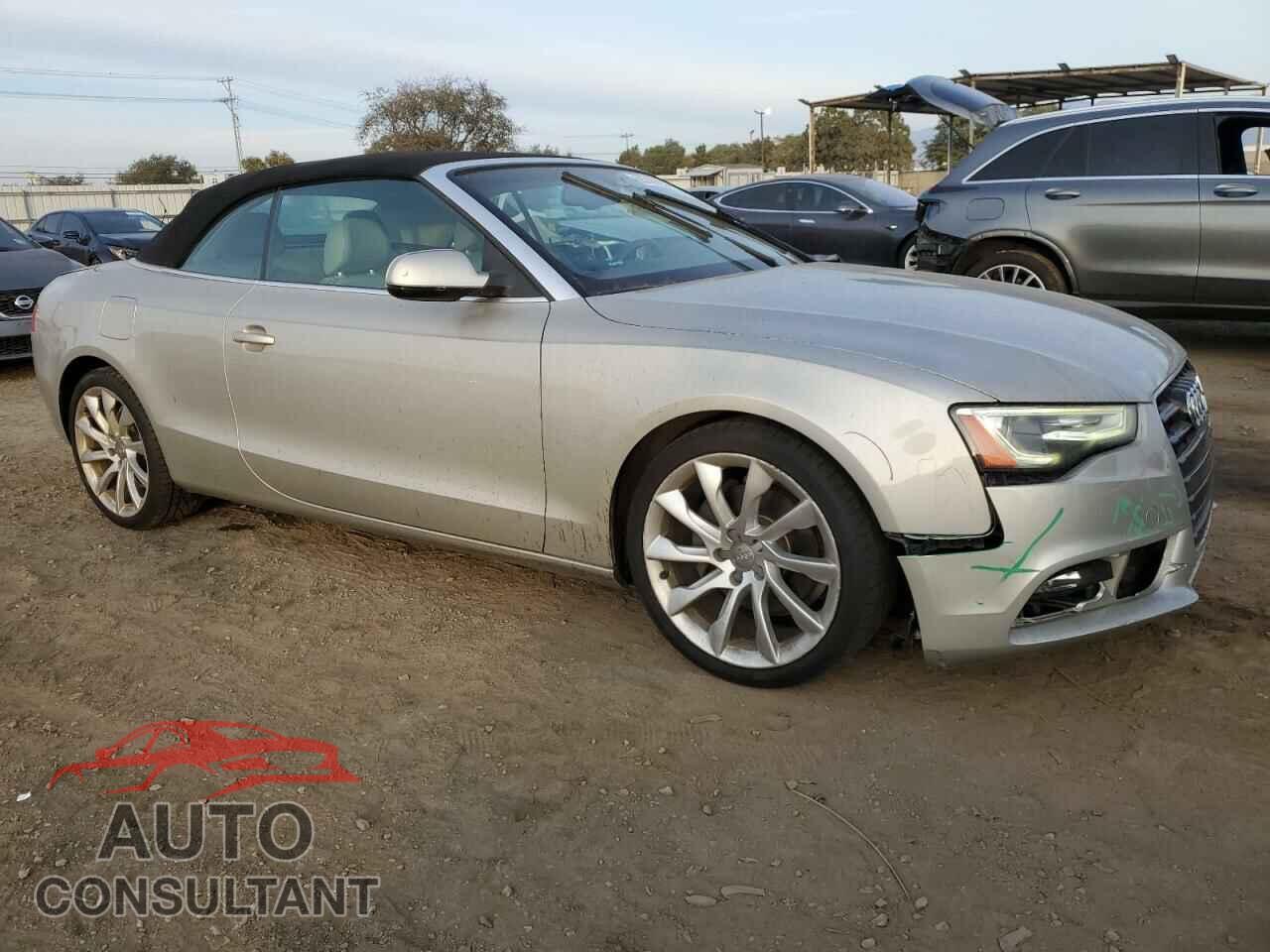 AUDI A5 2013 - WAUJFAFH6DN002704