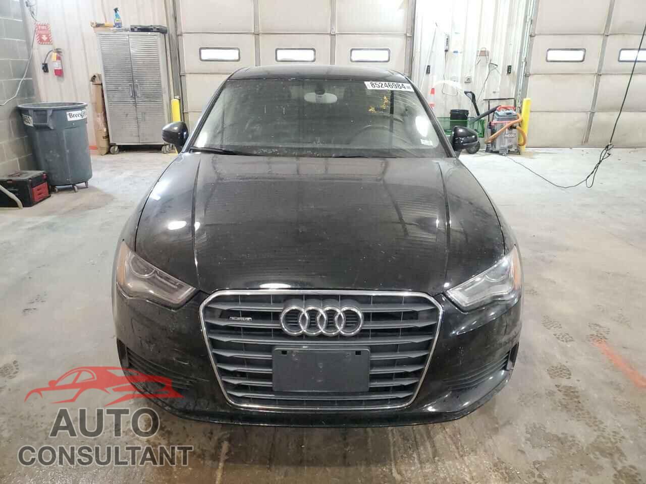 AUDI A3 2015 - WAUBFGFF4F1077658