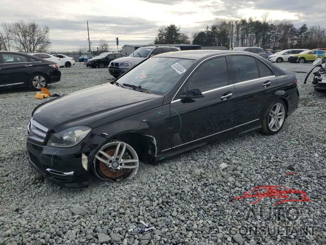 MERCEDES-BENZ C-CLASS 2013 - WDDGF4HB8DR261930