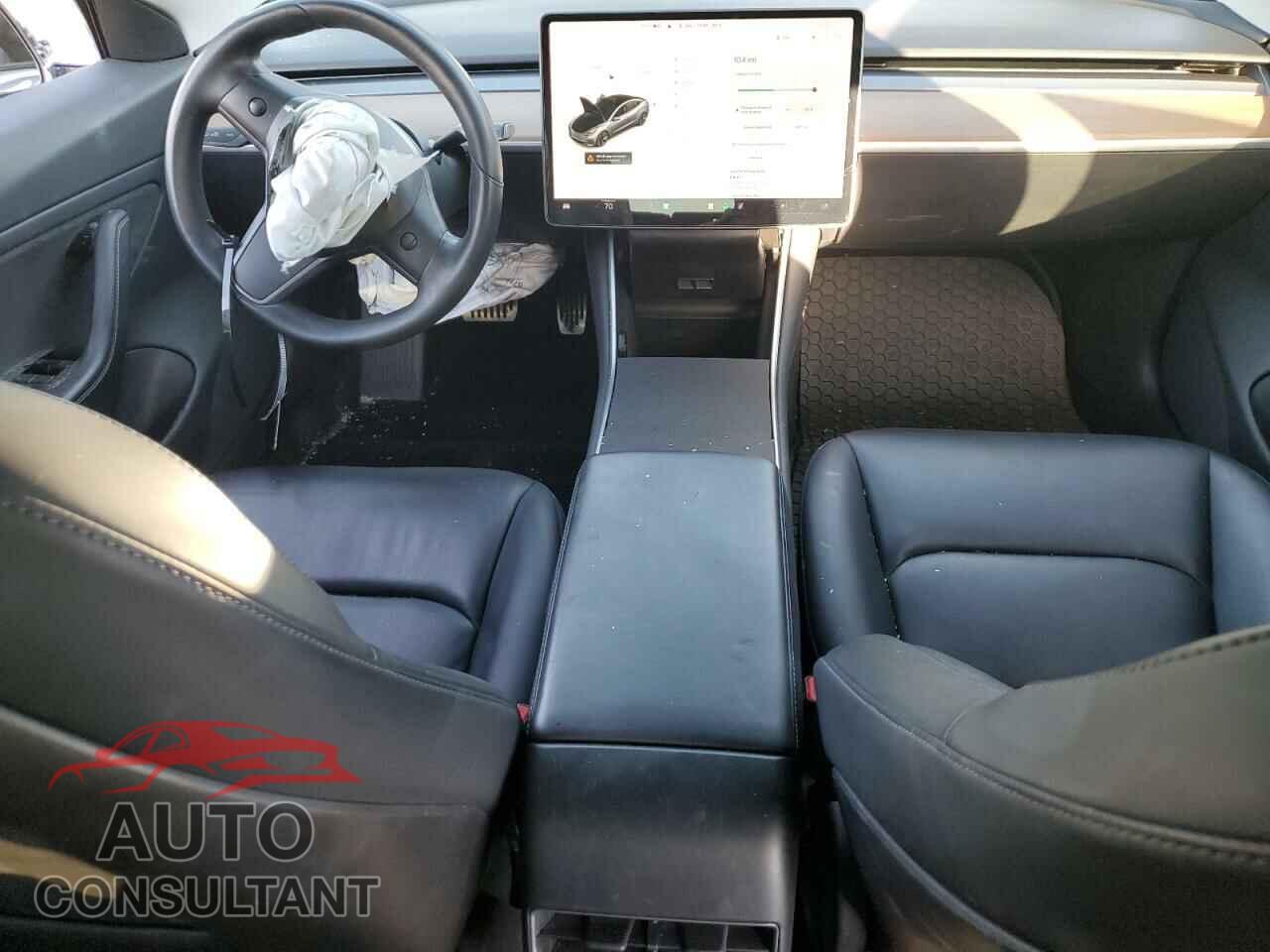 TESLA MODEL 3 2018 - 5YJ3E1EA9JF077717