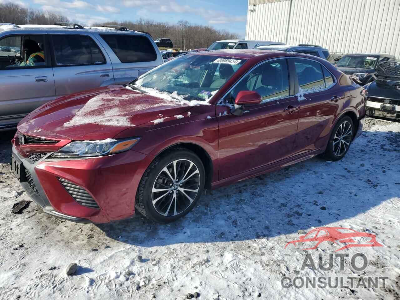 TOYOTA CAMRY 2018 - 4T1B11HK0JU524739