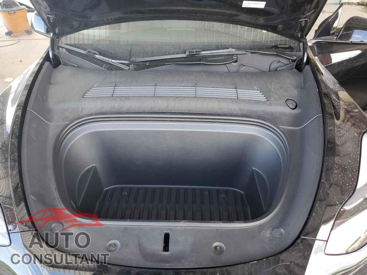 TESLA MODEL Y 2024 - 7SAYGAEE2RF212375