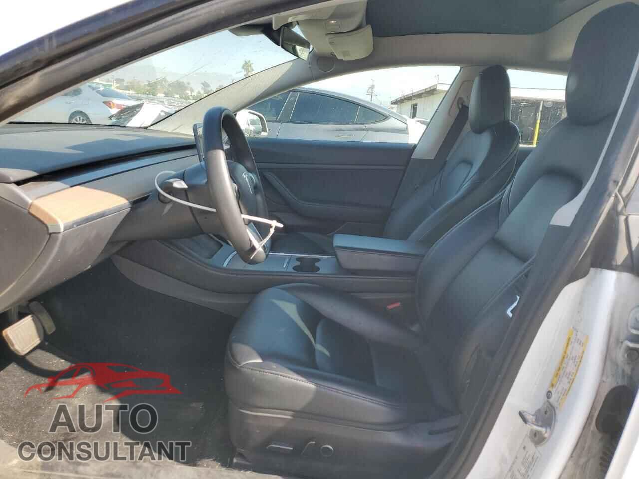 TESLA MODEL 3 2021 - 5YJ3E1EAXMF871162