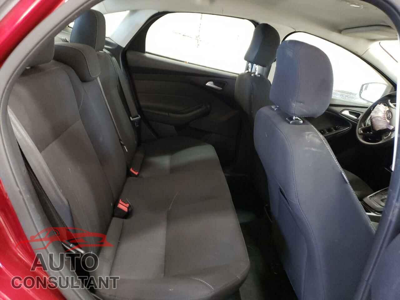 FORD FOCUS 2015 - 1FADP3F20FL333495