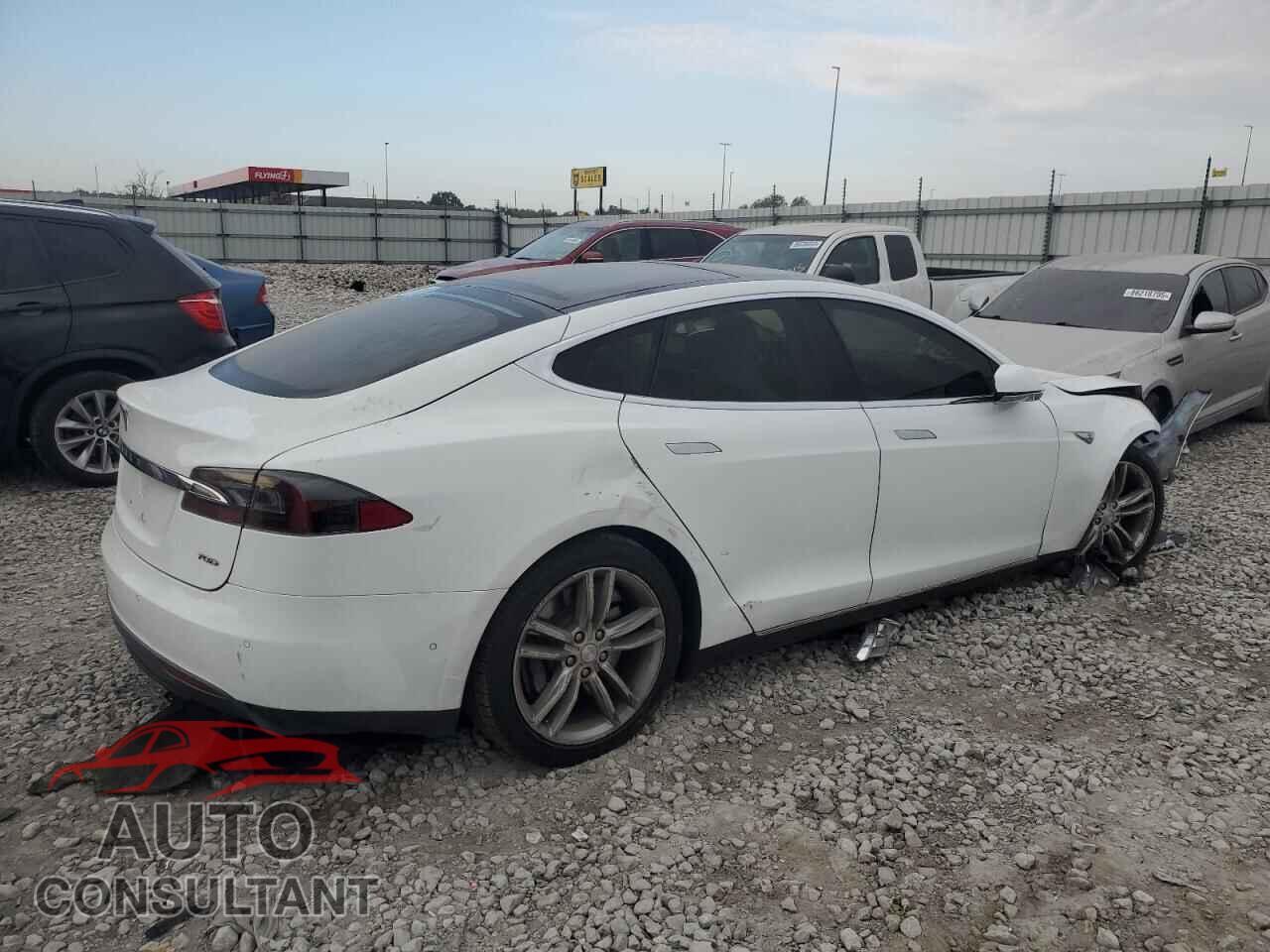 TESLA MODEL S 2015 - 5YJSA1S26FF090775