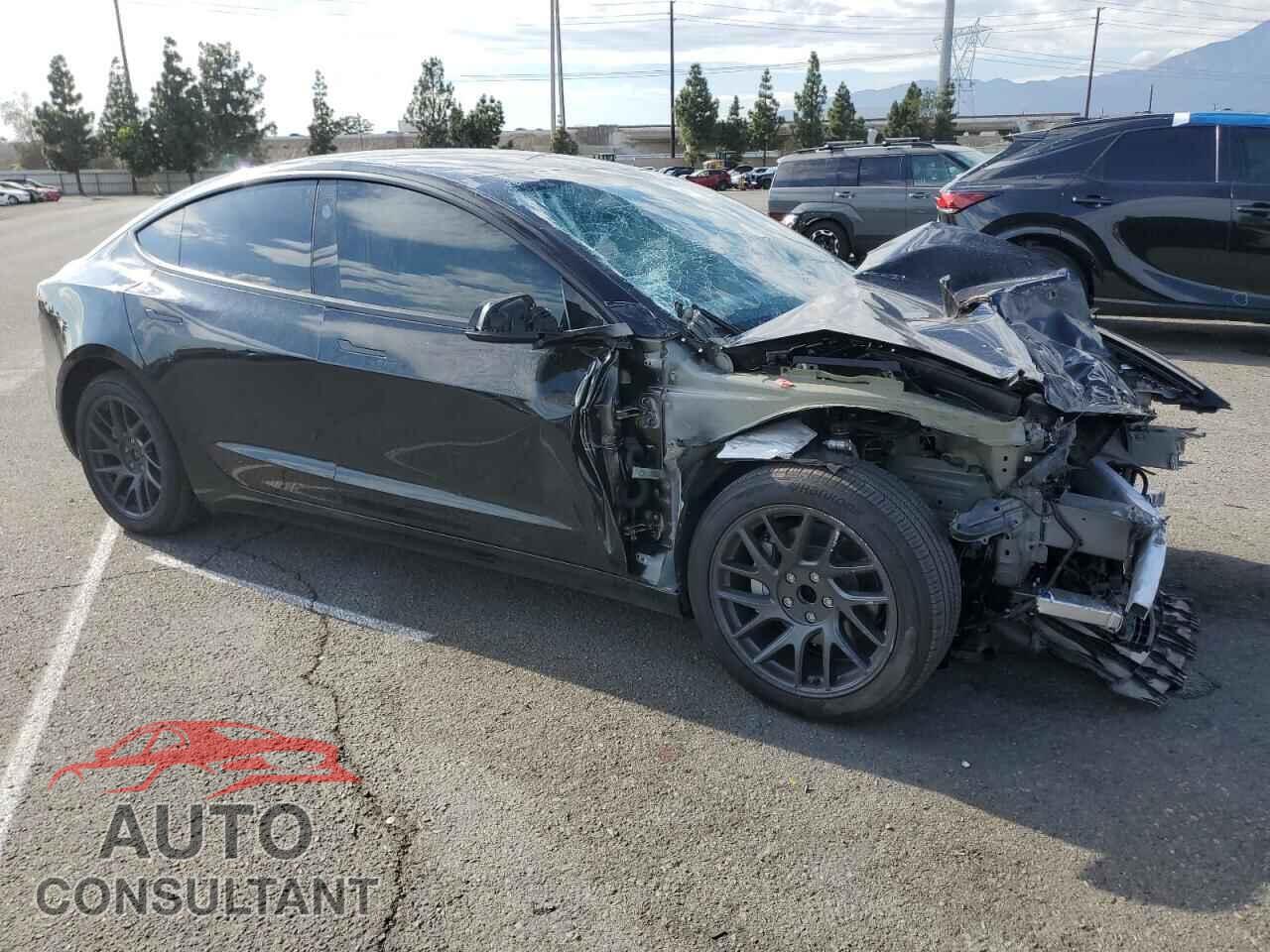 TESLA MODEL 3 2025 - 5YJ3E1EA2SF042695