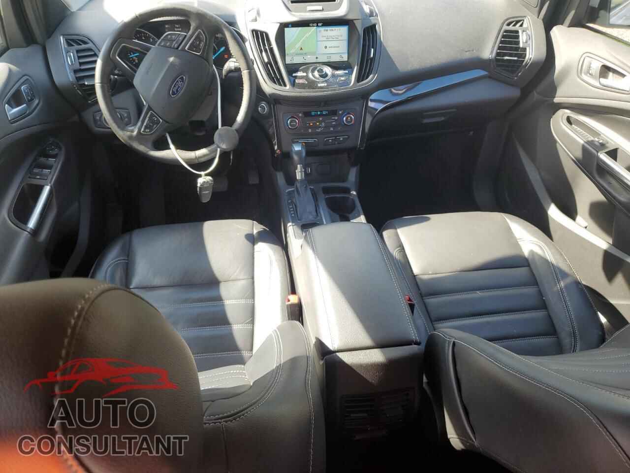FORD ESCAPE 2017 - 1FMCU9JD9HUC84977
