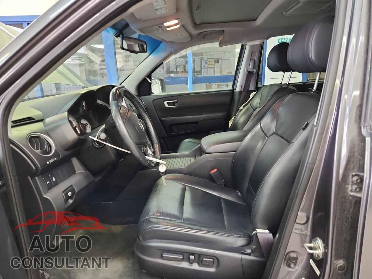 HONDA PILOT 2015 - 5FNYF4H92FB033605