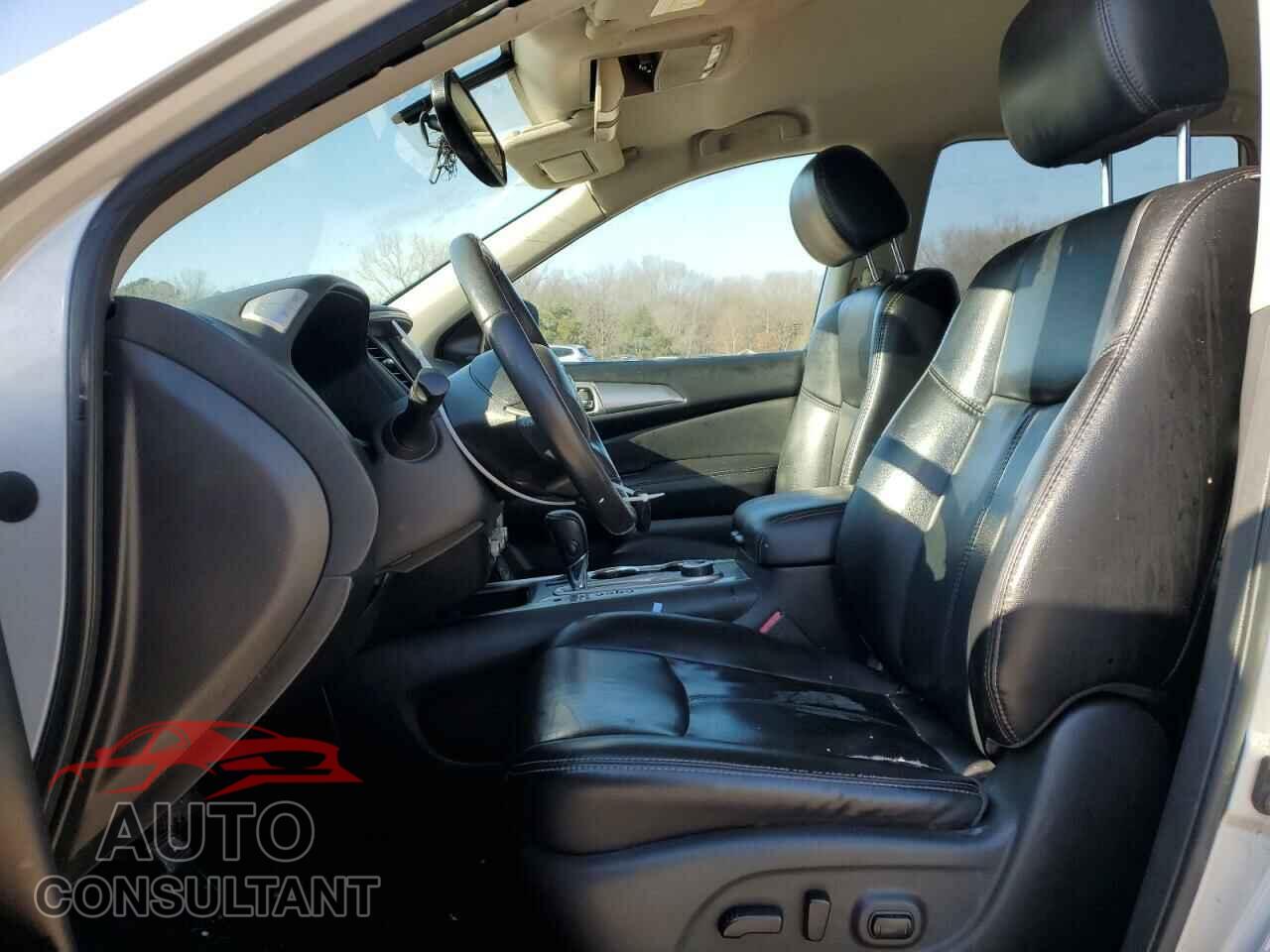 NISSAN PATHFINDER 2017 - 5N1DR2MM7HC676015